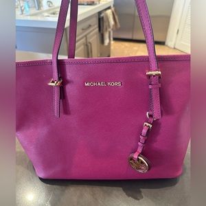 Michael Kors hot pink purse 💖